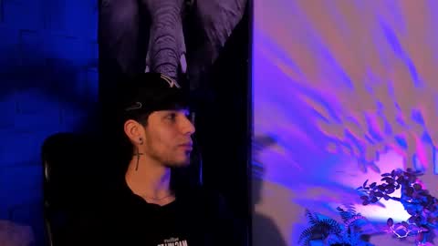 Snapshot of noah_brigth chatting on 11-11-25, 12:43 Noah Brigth online show from 11-11-25, 12:43