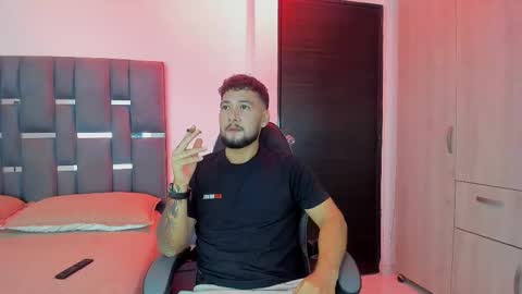 Snapshot of noah_corvelle chatting on 11-07-25, 11:49 NOAH online show from 11-07-25, 11:49