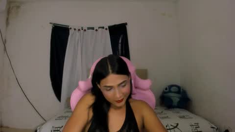 Snapshot of noah_cute18 chatting on 09-11-25, 09:04 Noah online show from 09-11-25, 09:04