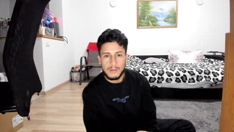 Snapshot of noah_happy07 chatting on 12-18-24, 06:25 Noah online show from 12-18-24, 06:25