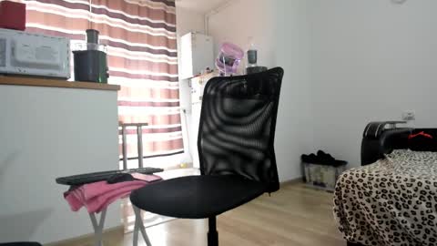 Snapshot of noah_happy07 chatting on 02-13-25, 06:52 Noah online show from 02-13-25, 06:52