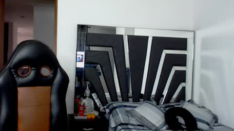 Noah Harris01 online show from 12-19-24, 10:00