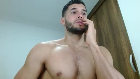 Snapshot of noah_jhonsonn chatting on 10-29-25, 11:34 Noah online show from 10-29-25, 11:34