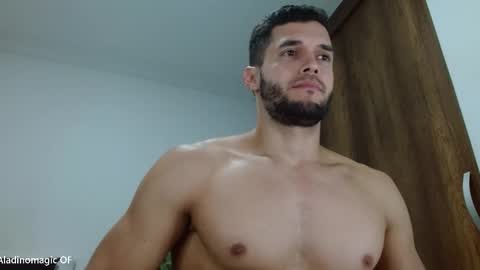 Snapshot of noah_jhonsonn chatting on 11-20-25, 11:21 Noah online show from 11-20-25, 11:21