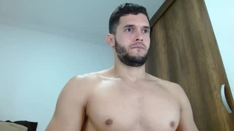 Snapshot of noah_jhonsonn chatting on 11-22-25, 11:20 Noah online show from 11-22-25, 11:20