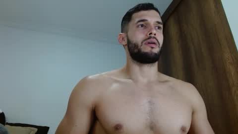 Snapshot of noah_jhonsonn chatting on 12-13-25, 10:59 Noah online show from 12-13-25, 10:59