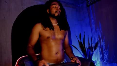 Snapshot of noah_jones__ chatting on 12-10-24, 05:28 Noah online show from 12-10-24, 05:28