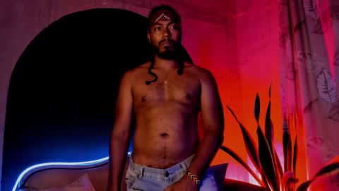 Snapshot of noah_jones__ chatting on 02-15-25, 12:59 Noah online show from 02-15-25, 12:59