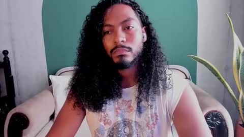 Snapshot of noah_jones__ chatting on 02-22-25, 08:20 Noah online show from 02-22-25, 08:20