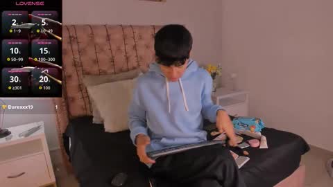 Snapshot of noah_lewiss chatting on 03-03-26, 10:54 NOAH online show from 03-03-26, 10:54