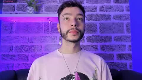 Snapshot of noah_ricci_ chatting on 01-10-26, 12:07 online show from 01-10-26, 12:07