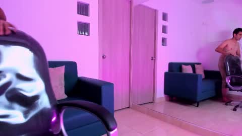 Snapshot of noah_sin_ chatting on 07-11-26, 11:46 noah sin online show from 07-11-26, 11:46