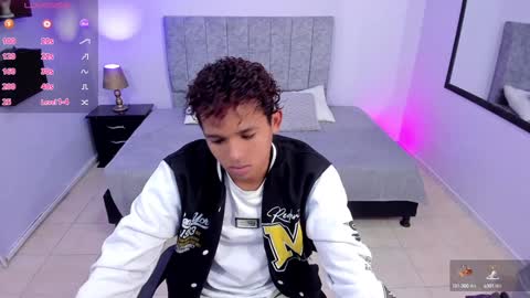 noah_smith04 online show from 01-10-25, 11:54