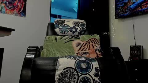 LIAM- noah online show from 01-17-25, 06:23