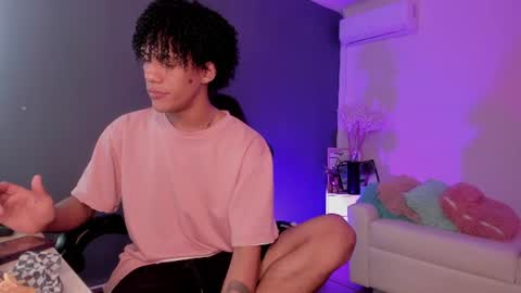 Snapshot of noahbull19 chatting on 07-11-26, 02:47 noahbull19 online show from 07-11-26, 02:47
