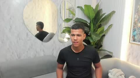 Snapshot of noahdark_ chatting on 04-16-26, 04:02 NOAH online show from 04-16-26, 04:02