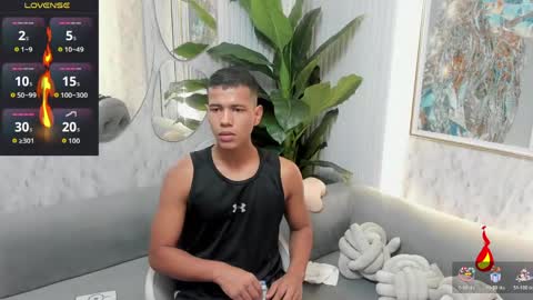 Snapshot of noahdark_ chatting on 04-26-26, 02:09 NOAH online show from 04-26-26, 02:09