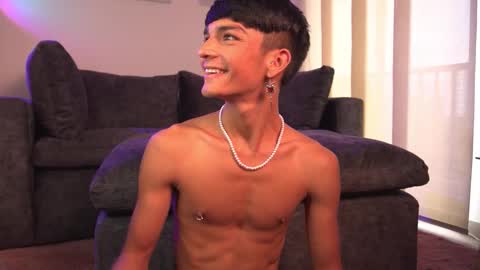 Snapshot of noahh_th03 chatting on 02-22-26, 08:29 Noah online show from 02-22-26, 08:29