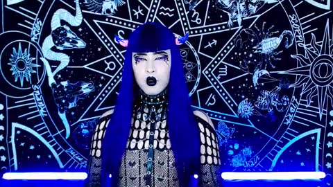 caroline online show from 11-22-25, 01:15