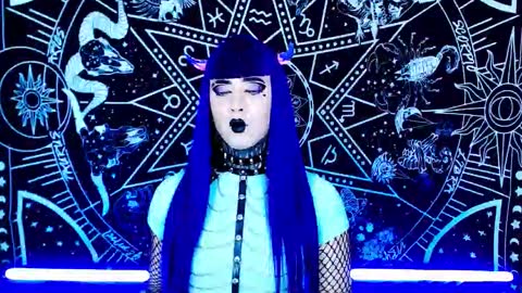 caroline online show from 11-25-25, 01:27