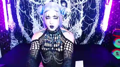 caroline online show from 07-18-26, 02:05