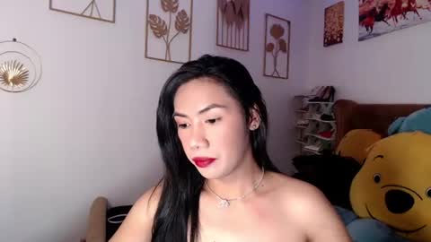 Snapshot of noboyfriendsincebirth chatting on 09-26-25, 09:35 Samantha Summer online show from 09-26-25, 09:35