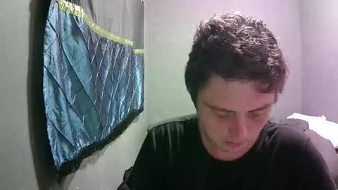 Snapshot of nocycle000 chatting on 12-17-25, 08:37 Nocycle000 online show from 12-17-25, 08:37