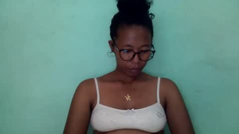 Snapshot of noellah chatting on 03-06-25, 12:52 noellah online show from 03-06-25, 12:52