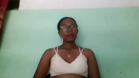 Snapshot of noellah chatting on 03-09-25, 04:22 noellah online show from 03-09-25, 04:22