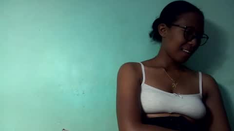 Snapshot of noellah chatting on 03-11-25, 12:39 noellah online show from 03-11-25, 12:39