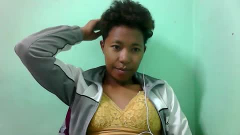 Snapshot of noellah chatting on 09-09-25, 06:13 noellah online show from 09-09-25, 06:13