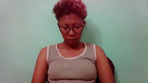 Snapshot of noellah chatting on 09-22-25, 10:39 noellah online show from 09-22-25, 10:39