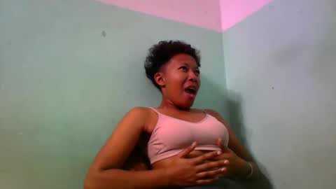 Snapshot of noellah chatting on 09-27-25, 05:01 noellah online show from 09-27-25, 05:01