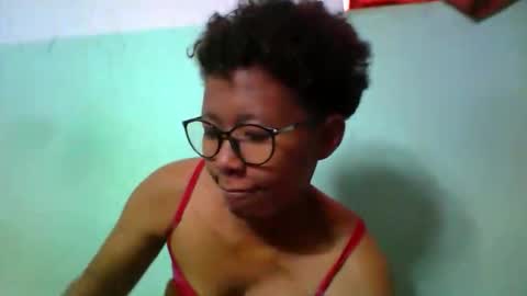 Snapshot of noellah chatting on 09-30-25, 07:35 noellah online show from 09-30-25, 07:35