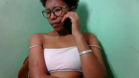 Snapshot of noellah chatting on 10-14-25, 07:09 noellah online show from 10-14-25, 07:09