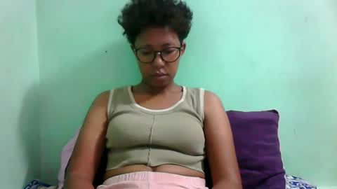 Snapshot of noellah chatting on 10-21-25, 04:57 noellah online show from 10-21-25, 04:57