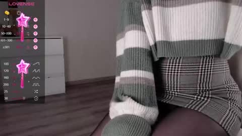 noelleneptune online show from 09-12-25, 12:05