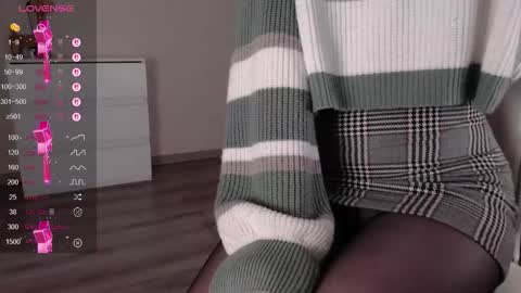 noelleneptune online show from 11-16-25, 10:43