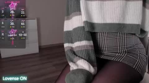 Snapshot of noelleneptune chatting on 01-12-26, 12:38 noelleneptune online show from 01-12-26, 12:38