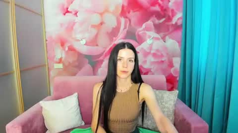 Snapshot of noirdiva chatting on 06-26-26, 06:51 NoirDiva online show from 06-26-26, 06:51