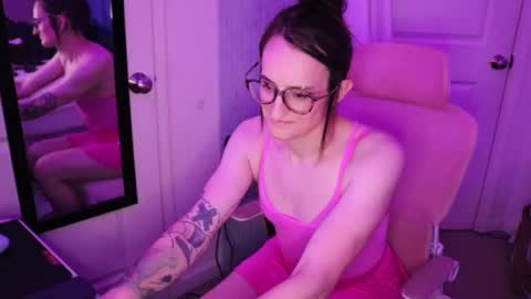 Snapshot of nolynn_rn chatting on 11-01-25, 03:52 Nolynn online show from 11-01-25, 03:52
