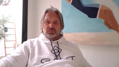 Snapshot of nonsequiture chatting on 10-26-25, 03:18 Ralle online show from 10-26-25, 03:18