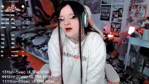 Snapshot of noori_hope chatting on 02-20-26, 12:29 Noori online show from 02-20-26, 12:29