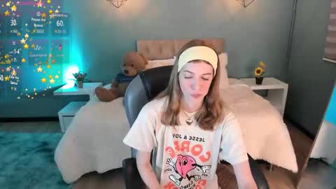 Nora online show from 10-11-25, 07:56