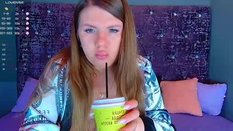 Snapshot of norabigas chatting on 02-10-25, 02:19 Nora online show from 02-10-25, 02:19