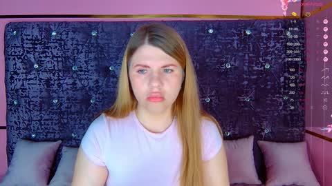 Nora online show from 04-08-26, 02:22