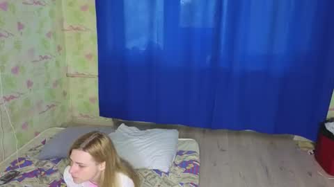 Snapshot of noradunn chatting on 06-29-26, 01:44 Elina online show from 06-29-26, 01:44