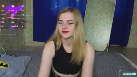 Snapshot of noradunn chatting on 07-09-26, 04:00 Elina online show from 07-09-26, 04:00