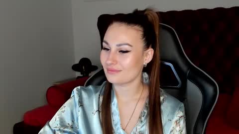 Snapshot of norafoxes chatting on 11-29-25, 05:21 NoraFoxes online show from 11-29-25, 05:21