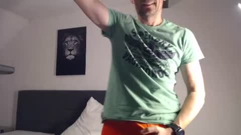 nordicrunner76 online show from 07-11-26, 08:33